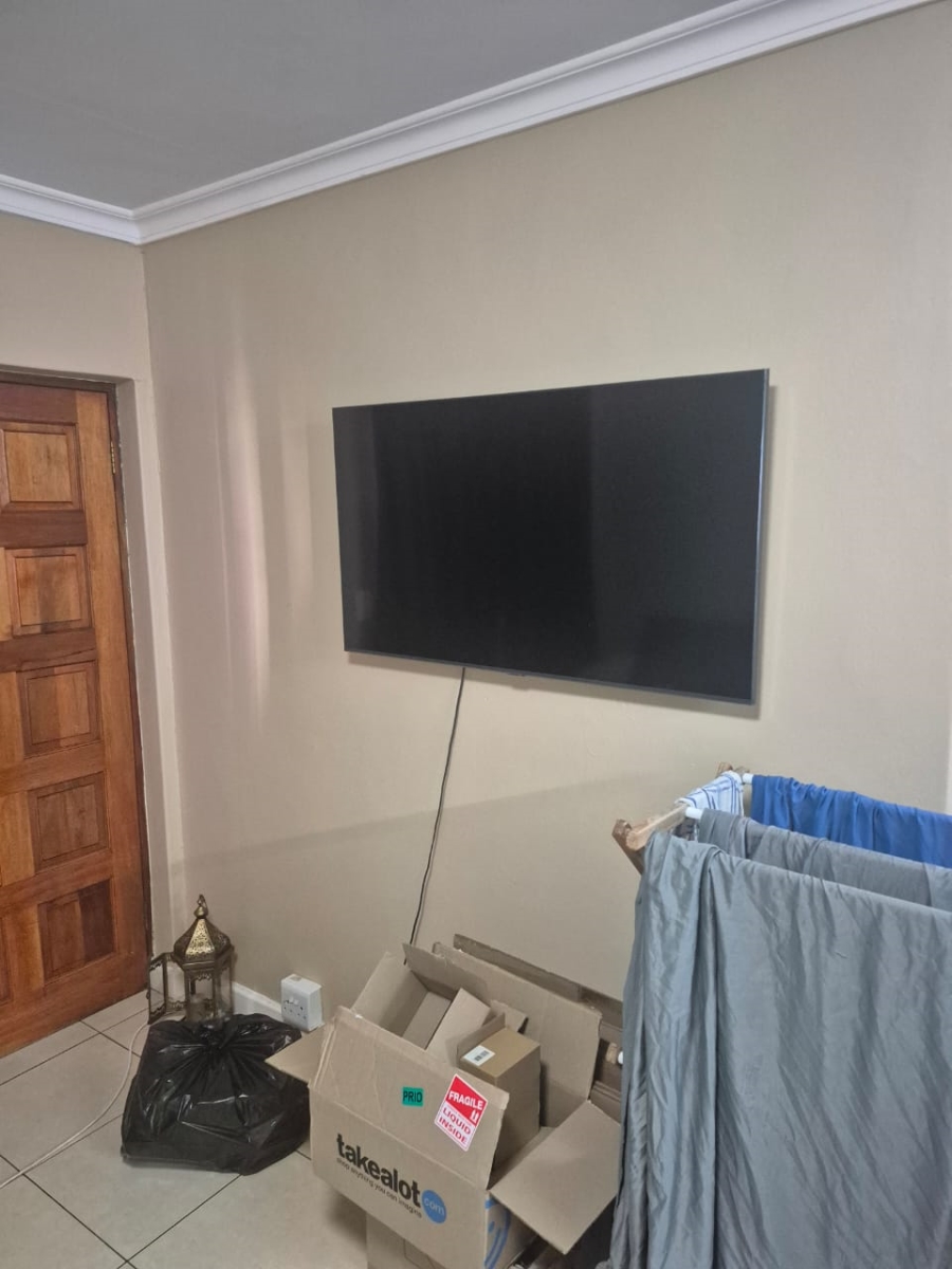 To Let 2 Bedroom Property for Rent in Penlyn Estate Western Cape